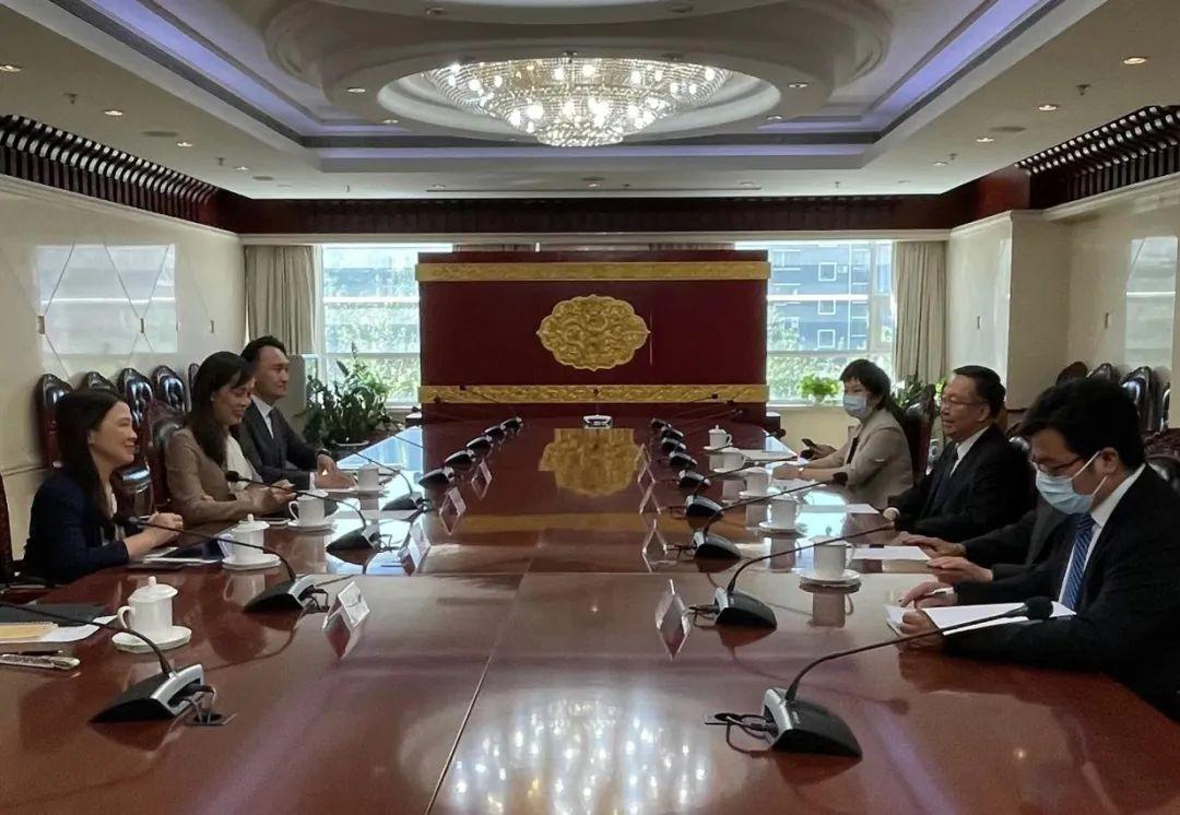 2025老澳免费资料,探索未来，聚焦2025老澳免费资料的世界