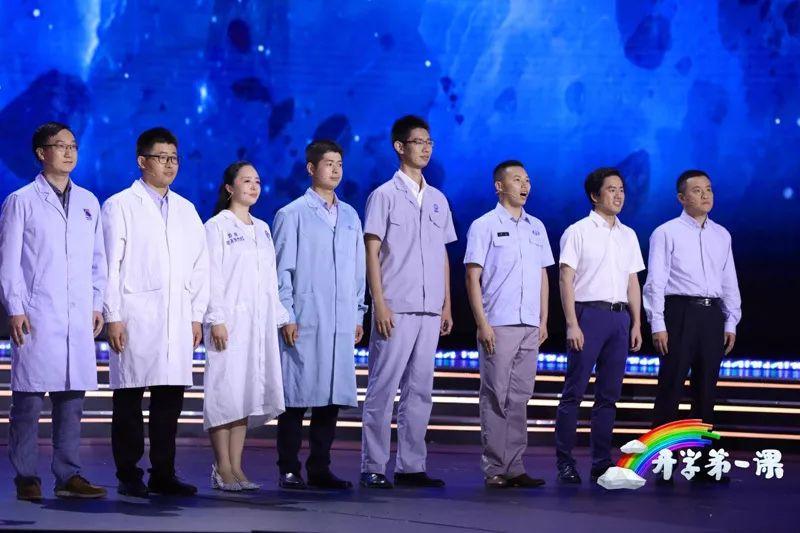 今晚9:30新澳门开什么,今晚9:30新澳门开什么，探索未知与娱乐的边界
