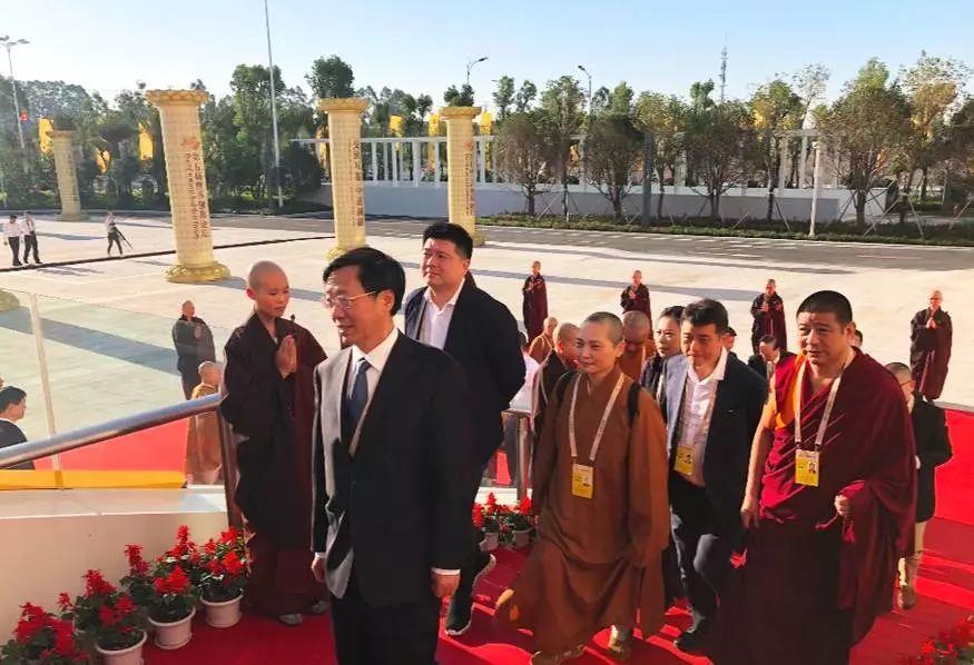 凤凰网澳门正版免费,凤凰网澳门正版免费，新闻与娱乐的完美结合